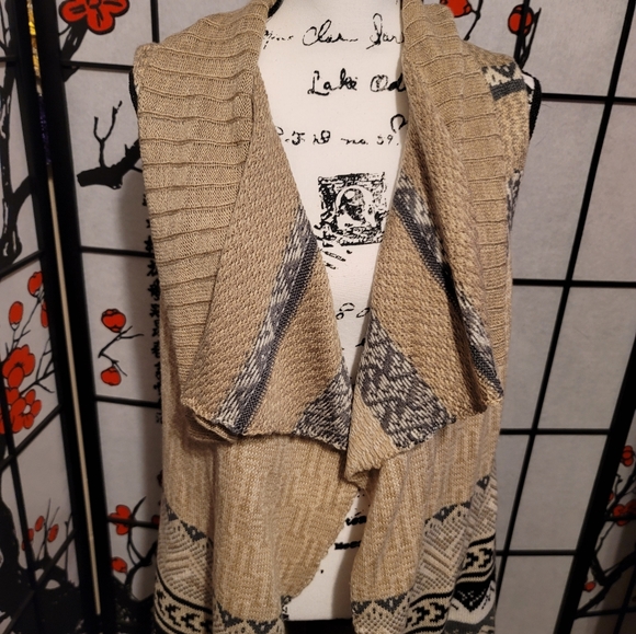 G.H. Bass & Co Ladies Acrylic Earthy Colors Aztec Art Vest Sleeveless/Size Small - Picture 3 of 8